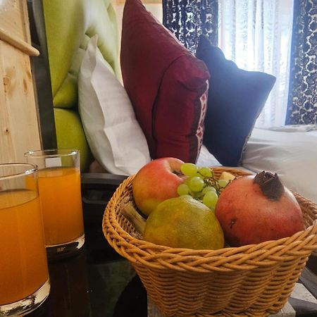 Delta View Hotel Pahalgām Eksteriør billede