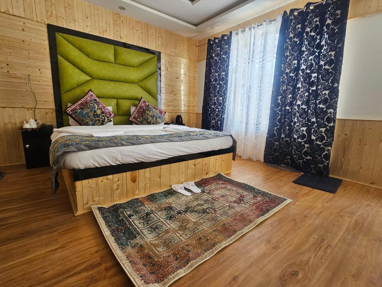 Delta View Hotel Pahalgām Eksteriør billede